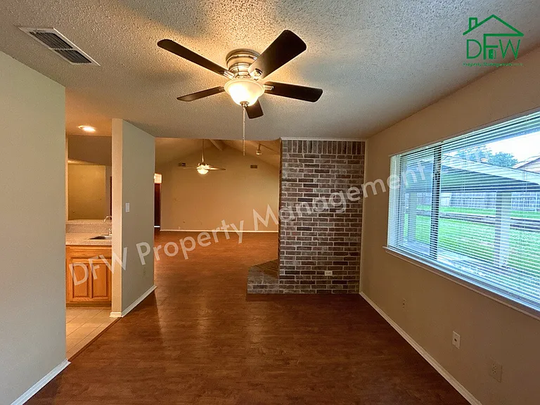 2412 Amber Hill Ln — Photo 45