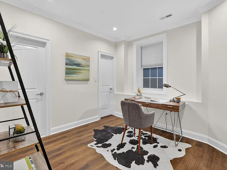 600 Harvard St NW #1 — Photo 23