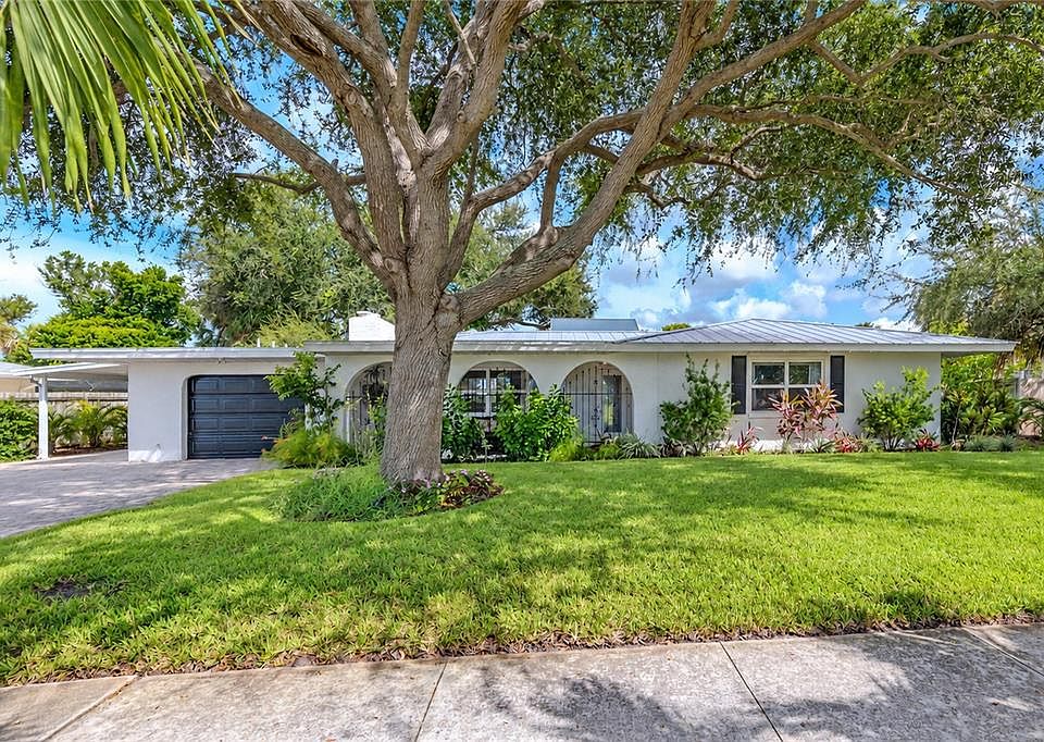 1st image of 324 BEACH ROAD
