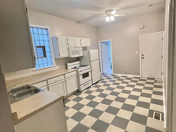 5th image of 2424 W Cortland St #1