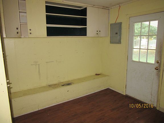 4th image of 114 Lindsey Ave