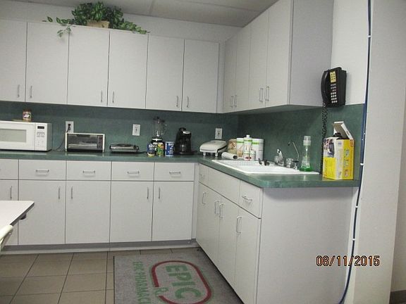 4th image of 1671 W 37th St Ste 6