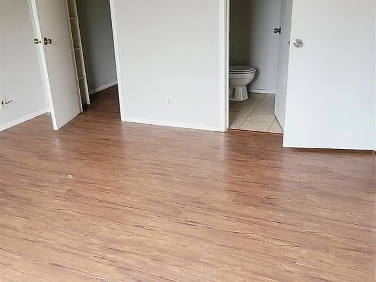 5700 Cherry Park — Photo 7