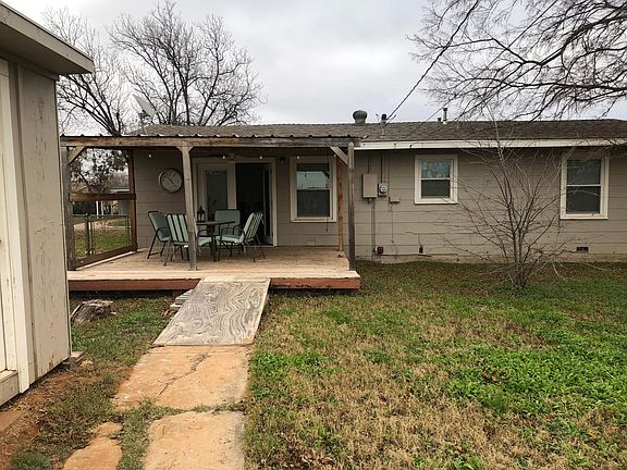 4th image of 1310 S Crockett Dr