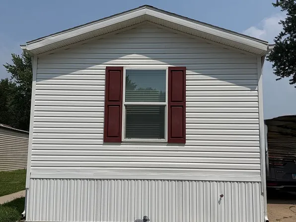 2300 79th Ave W Trailer 23, Rock Island, IL 61201