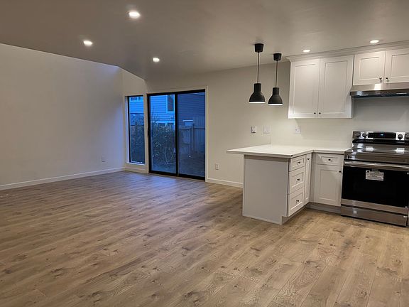 5th image of 12531 SE 42nd St