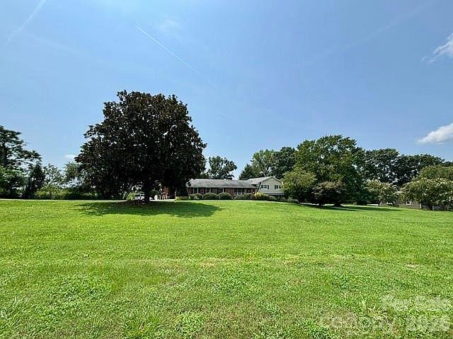 1st image of 3319 Humphries Rd