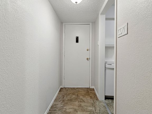 5th image of 5311 Fleetwood Oaks Ave #163