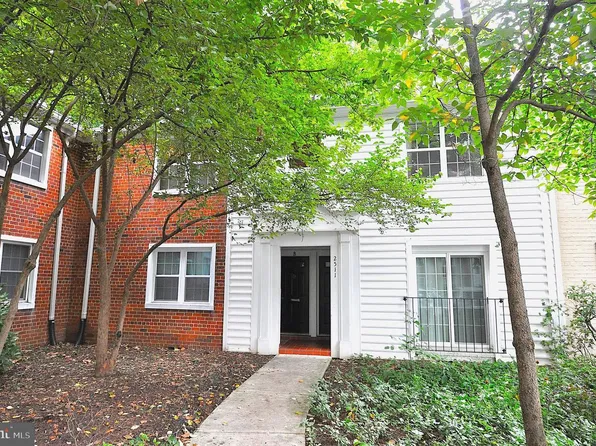 2511 S Walter Reed Dr #B, Arlington, VA 22206