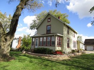 2518 Dean St, Woodstock, IL 60098