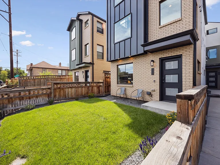 1419 N Irving St — Photo 24