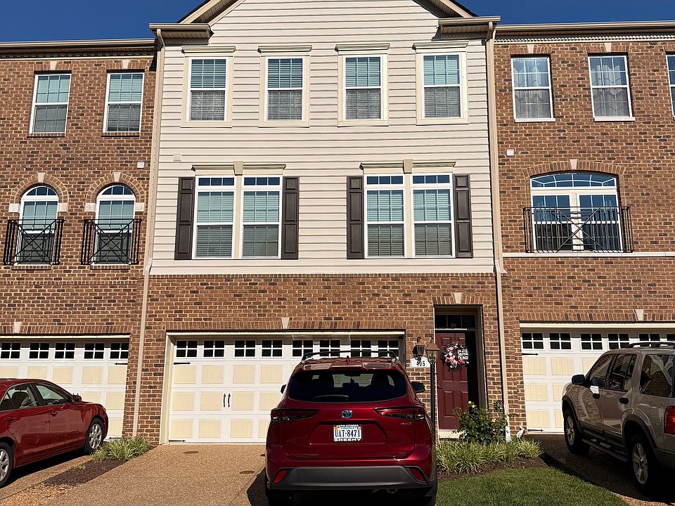 1st image of 405 Siena Ln