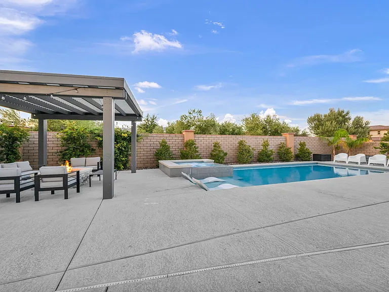 233 Castellari Dr — Photo 62