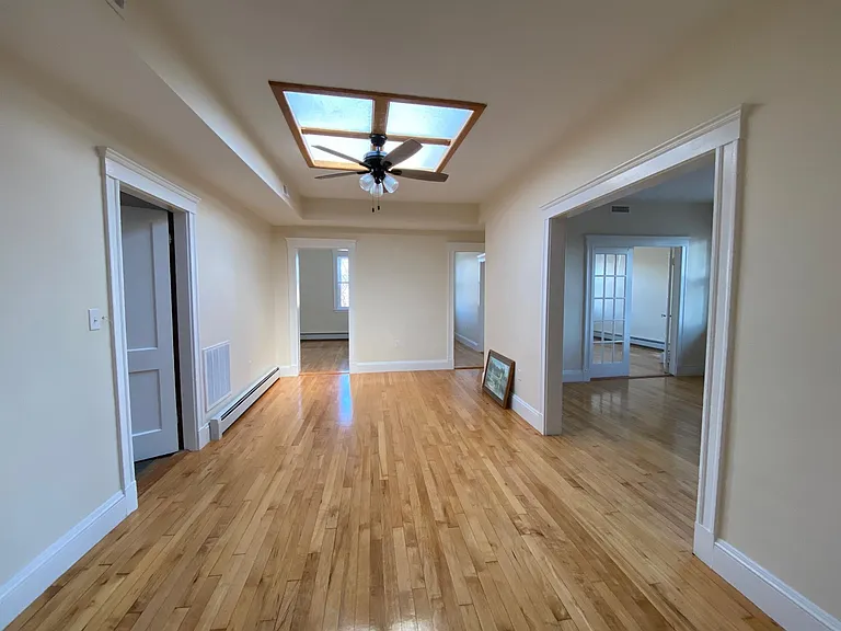 1102 Cambridge St — Photo 19