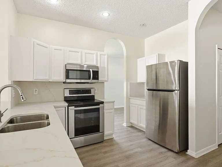 10301 Beneva Dr — Photo 13