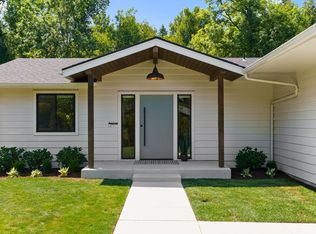 2051 Wembley Park Rd, Lake Oswego, OR 97034