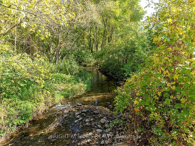 307 Sheridan Ct — Photo 8