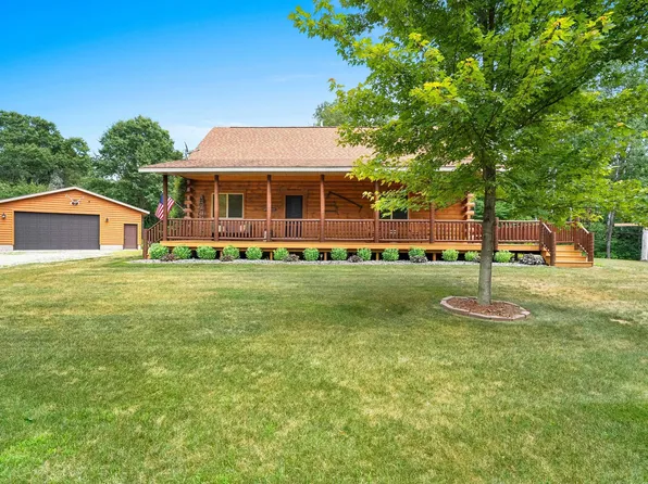 W13501 Merlin Ln, Crivitz, WI 54114