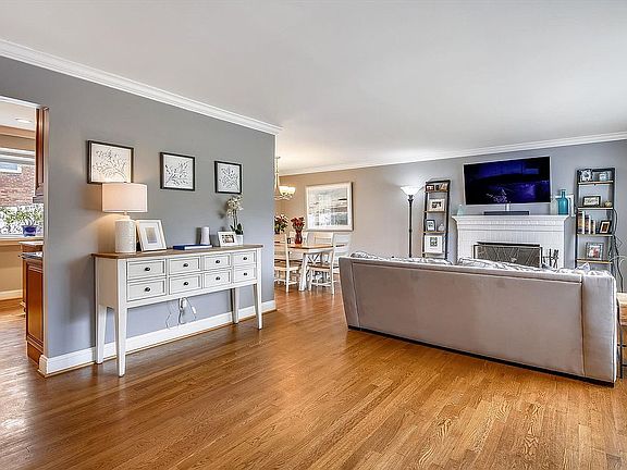 4th image of 6751 Fern Ln