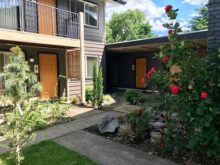10812 SE Stark St #13 — Photo 9