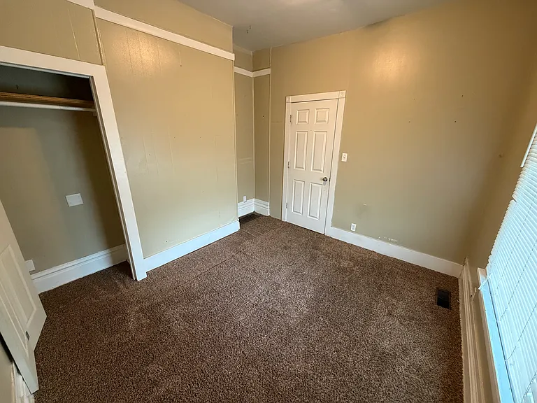 1490 Indianola Ave #1 — Photo 5