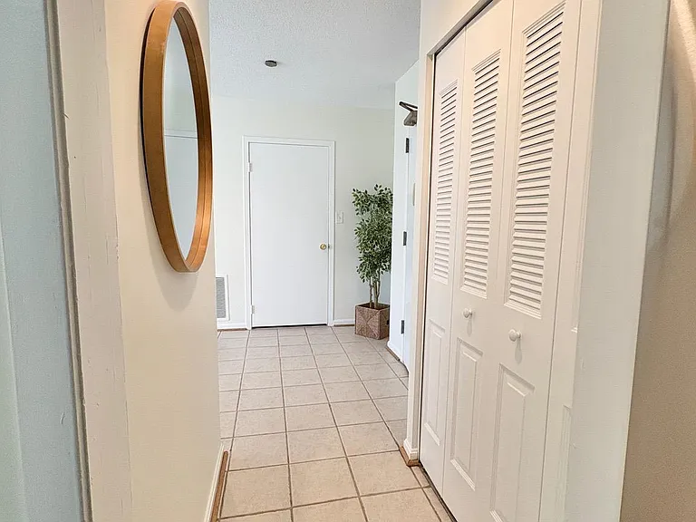 3713 George Mason Dr #T5W — Photo 8
