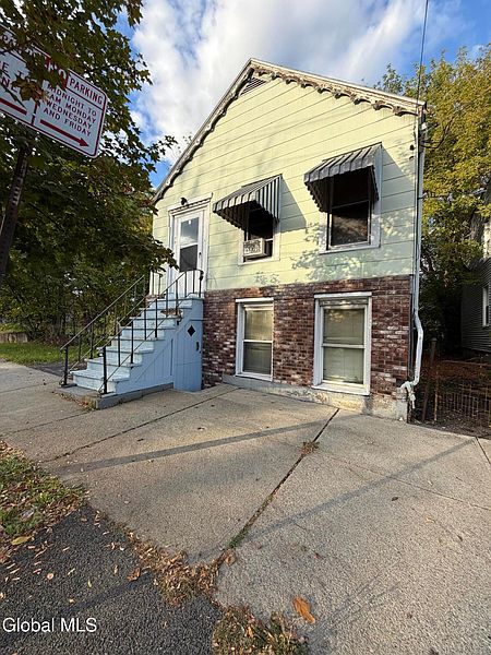 2nd image of 279 Livingston Avenue
