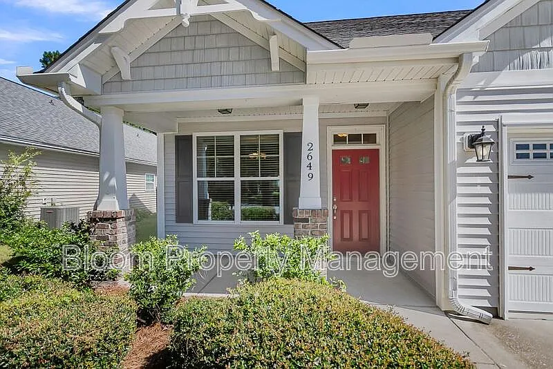 3 bed, 2.5 bath, 2200 sqft, $3,700 — Photo 3