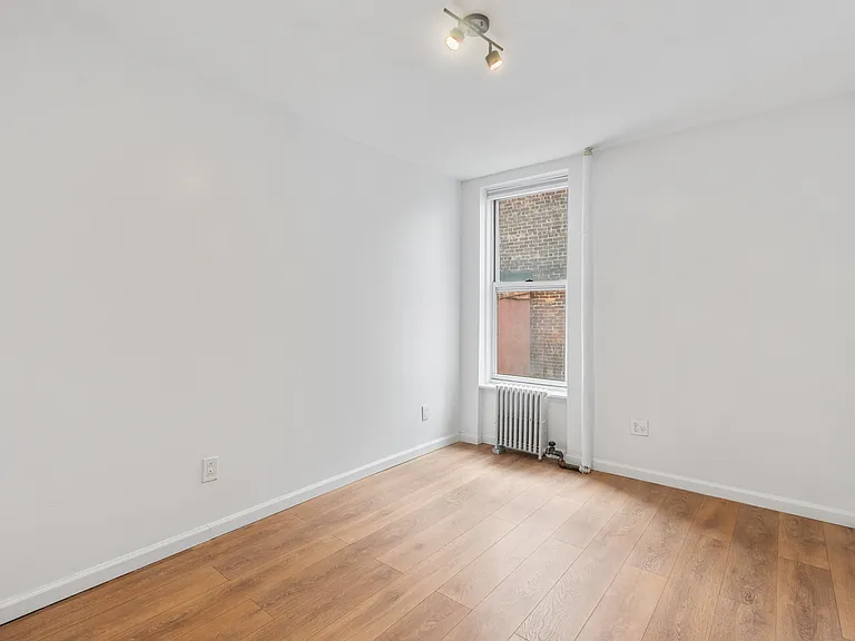 723 11th Ave #3B — Photo 8