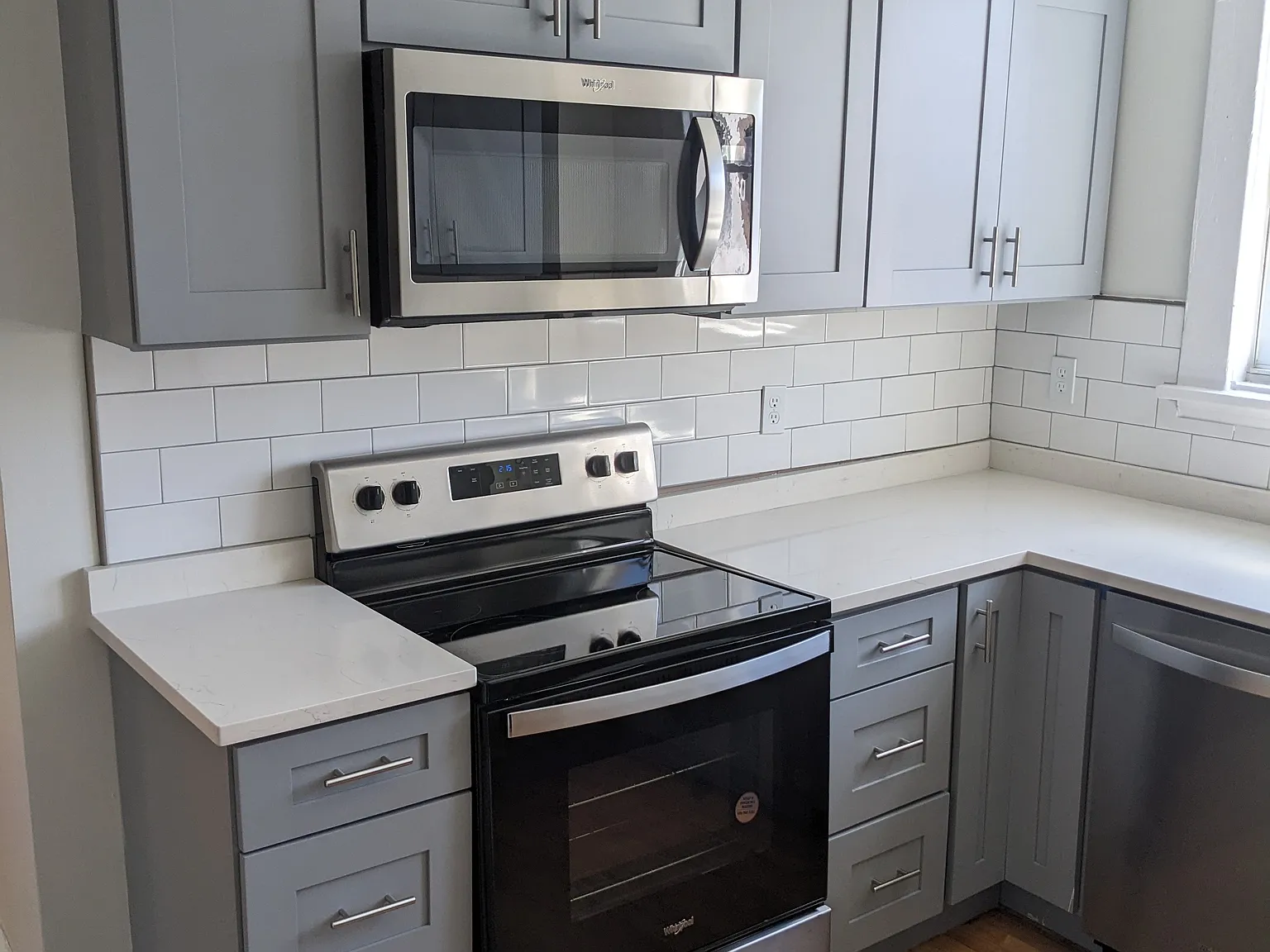 2 bed, 920 sqft, $2,000 — Photo 2