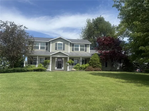 118 Snowflake Cir, Camillus, NY 13031