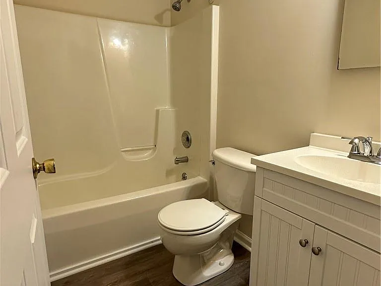 35 Bridge St #B — Photo 9