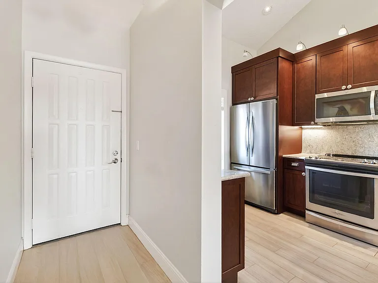 701 Seafarer Cir #504 — Photo 11