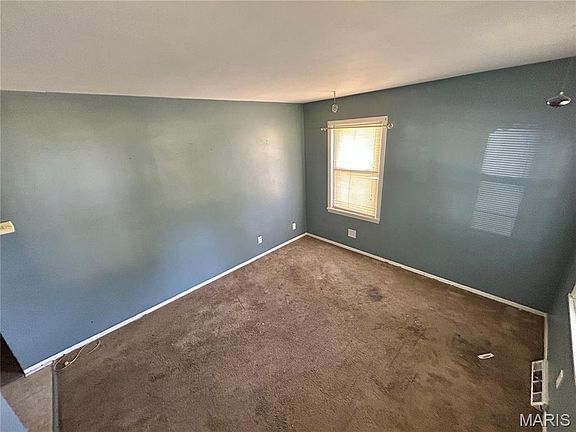 4th image of 10217 Saint Katherine Ln