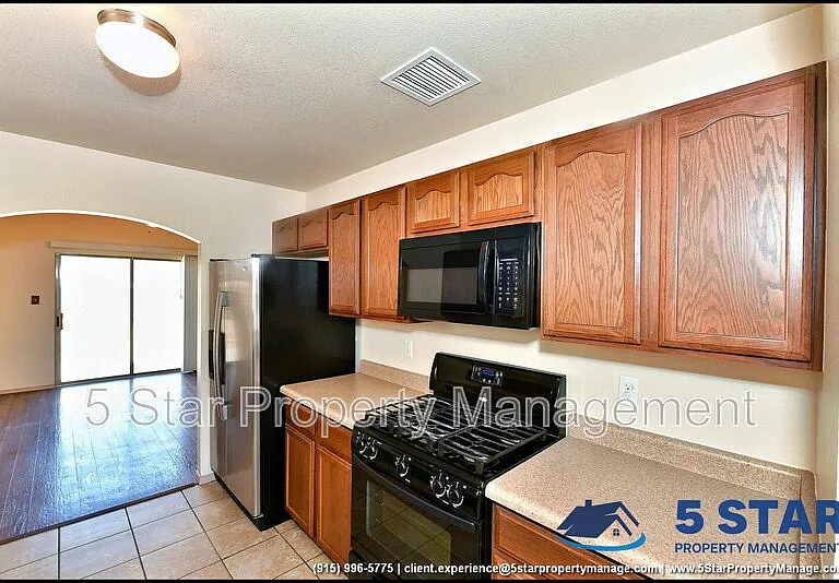 11613 Ochre Bluff Ln — Photo 15