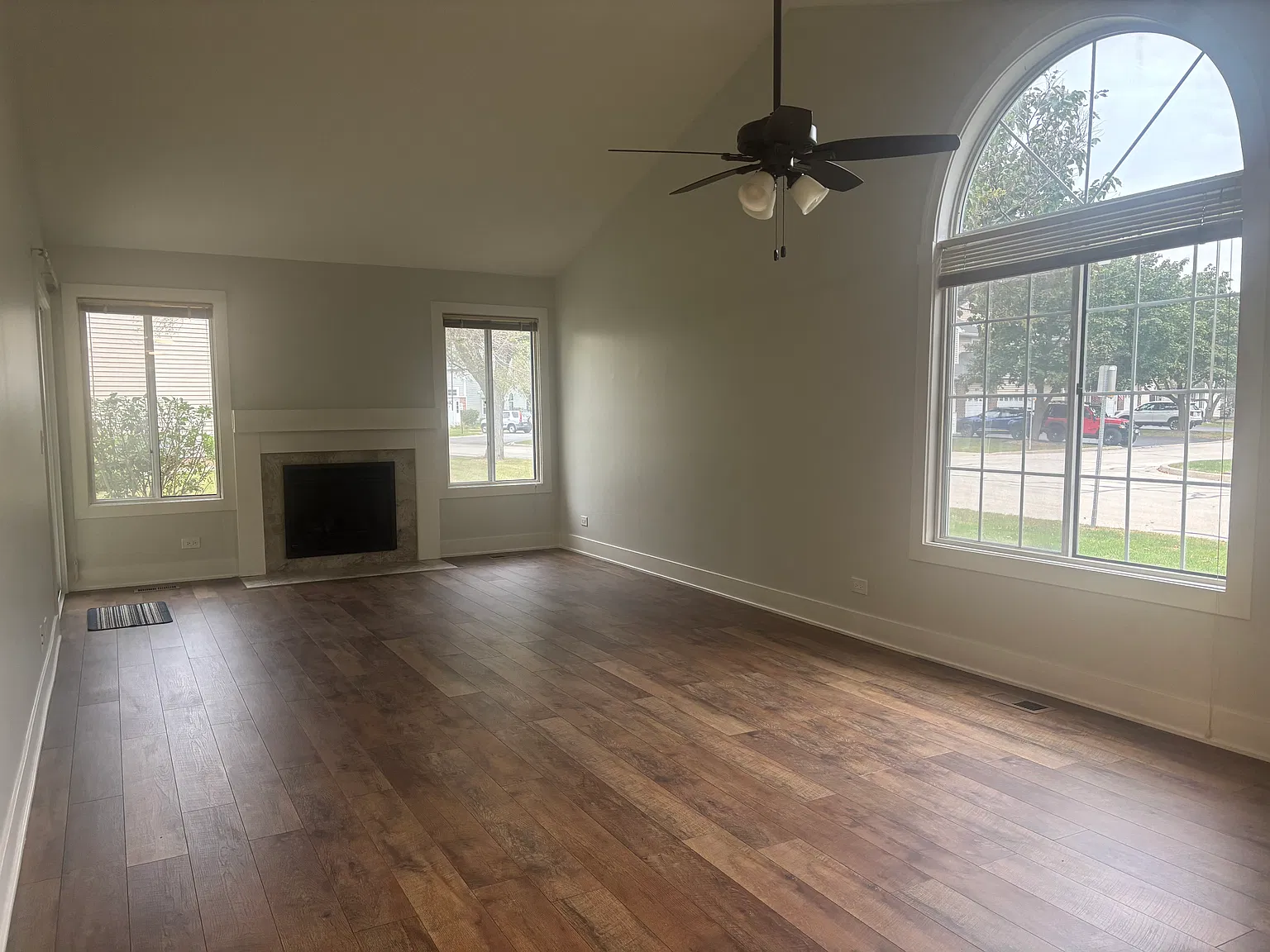 2 bed, 1200 sqft, $2,350 — Photo 3