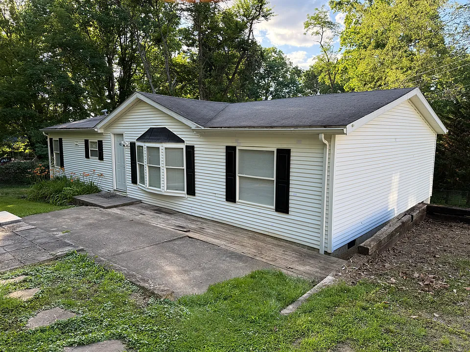 48 Fox Dr