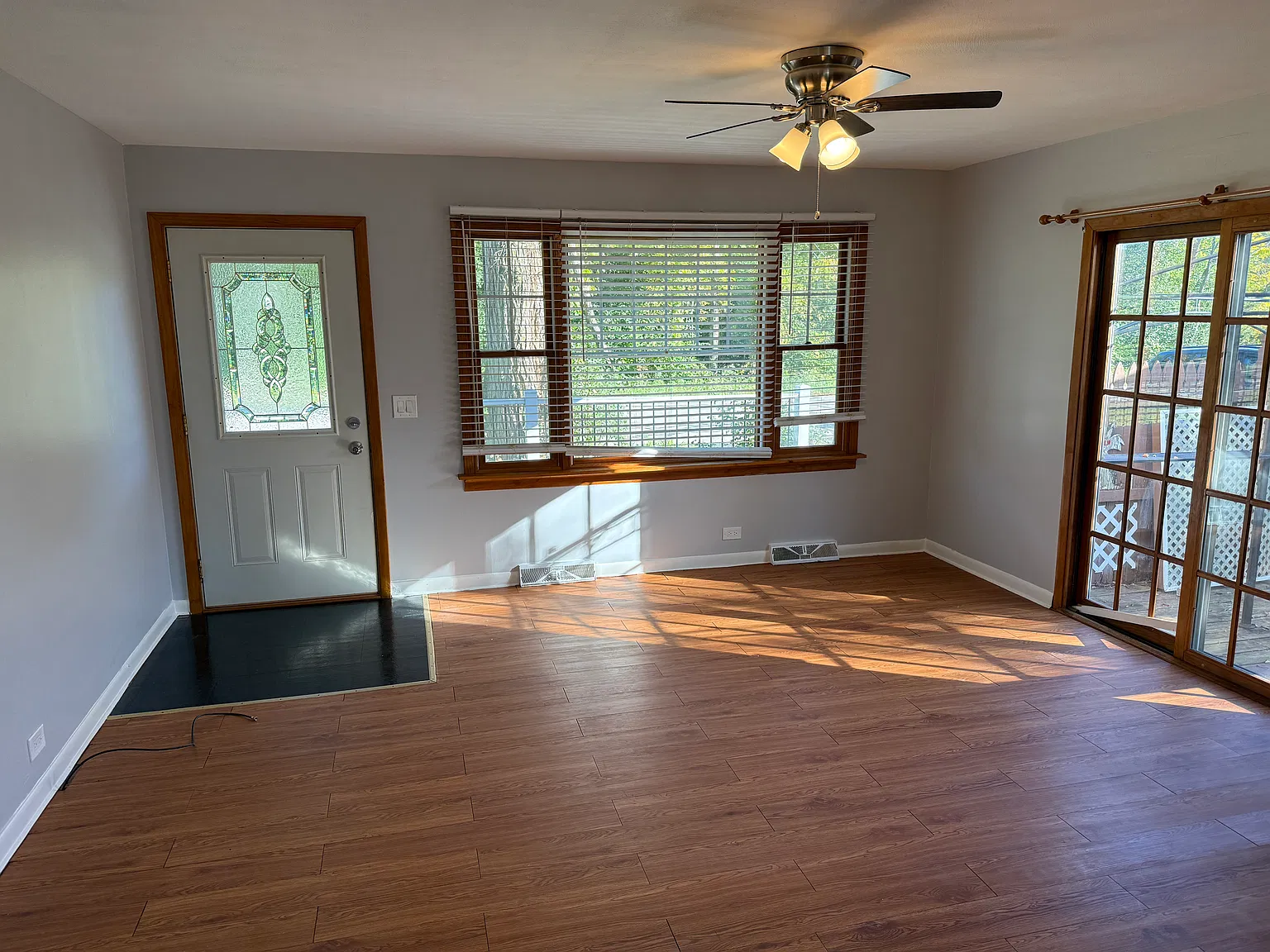 3 bed, 1100 sqft, $2,900 — Photo 3