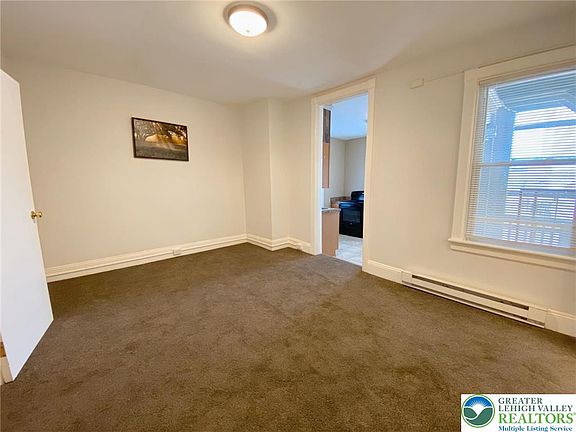 5th image of 429 E 4th St Unit 2