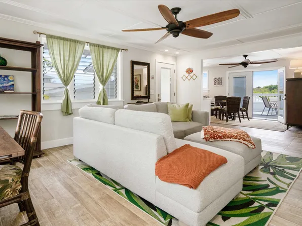 2038 Kahekili Hwy, Wailuku, HI 96793