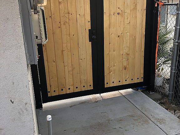 4th image of 9715 Poplar Ave