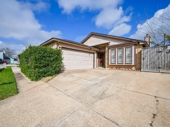 7918 Chancel Dr, Houston, TX 77071