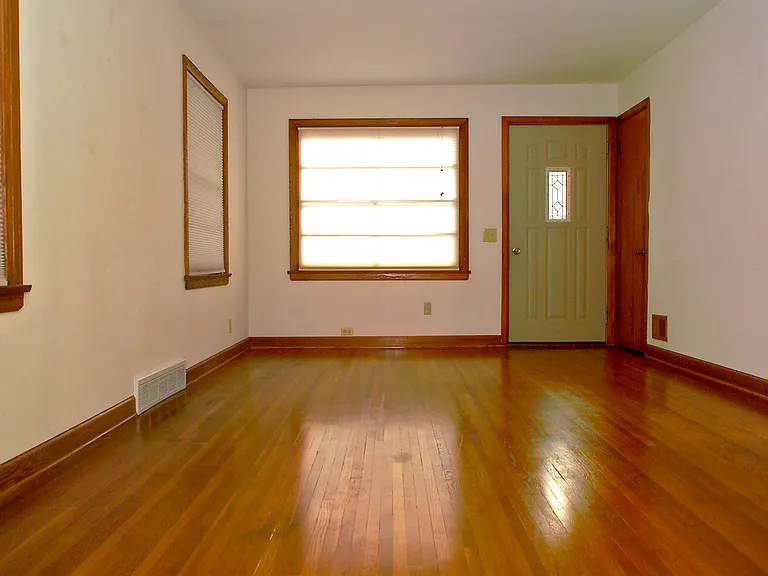 508 W Lakeside St — Photo 37