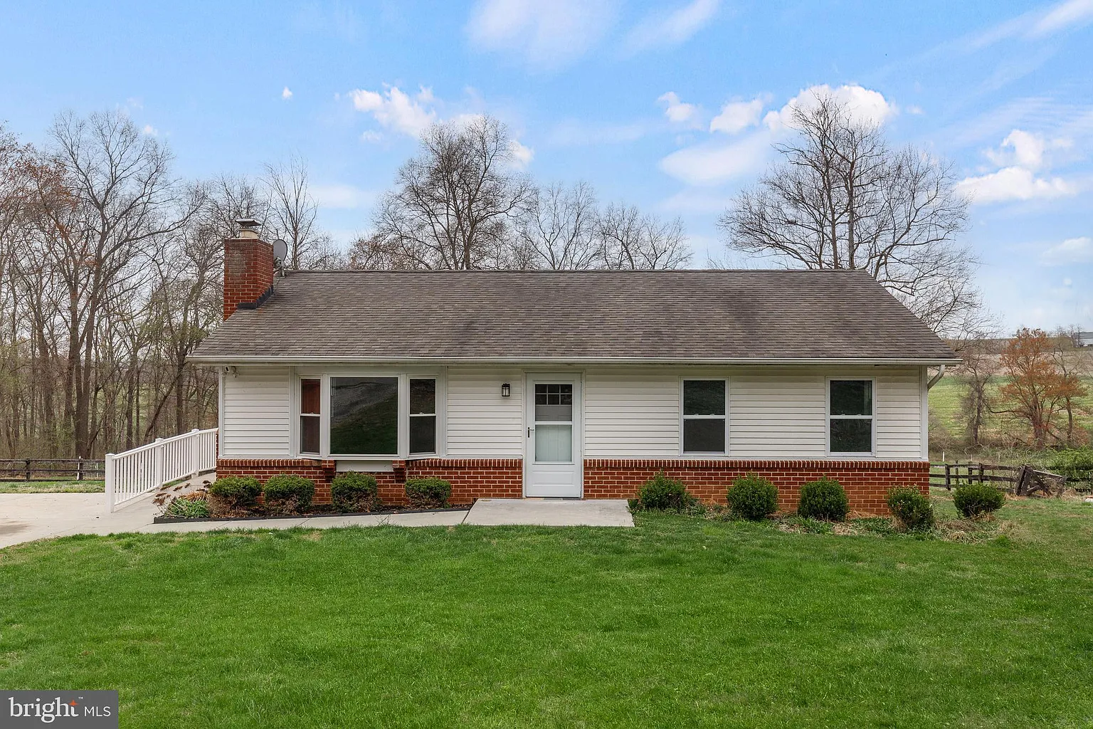 19634 Graystone Rd photo 1