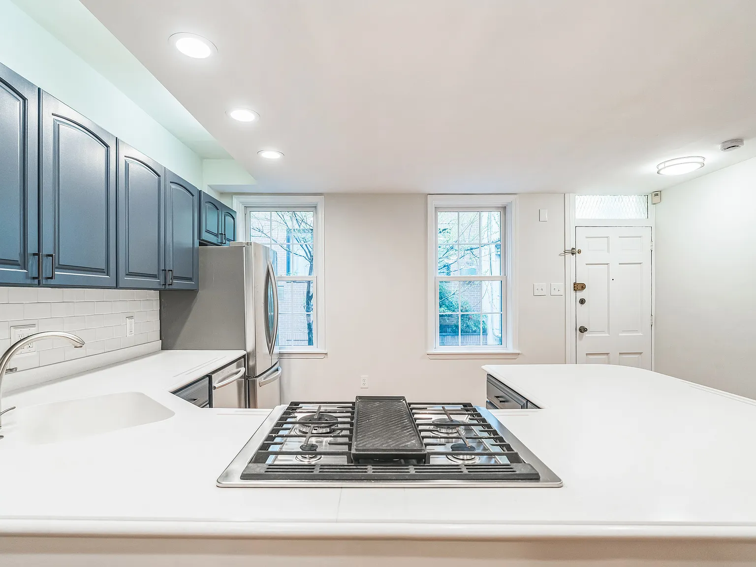 3 bed, 1785 sqft, $4,450 — Photo 2