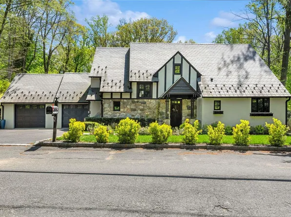 5 Tanglewood Lane, Sea Cliff, NY 11579