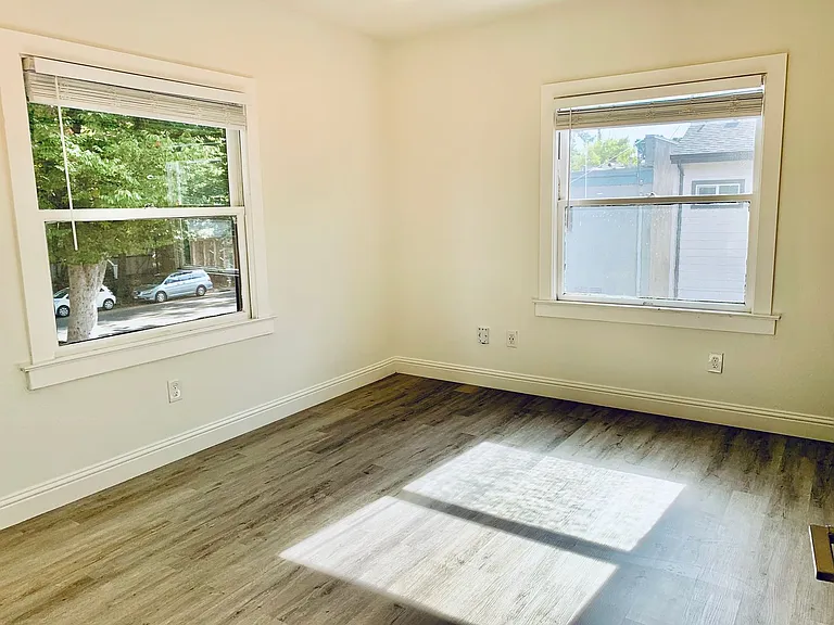 2424 L St #2 — Photo 17