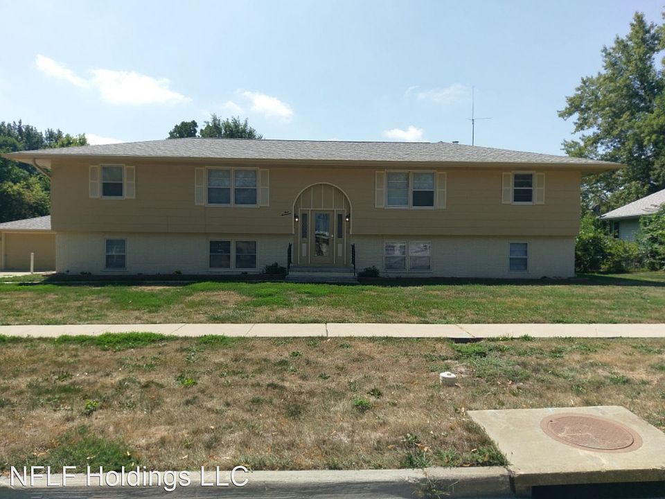2nd image of 917 E Iowa Ave #1
