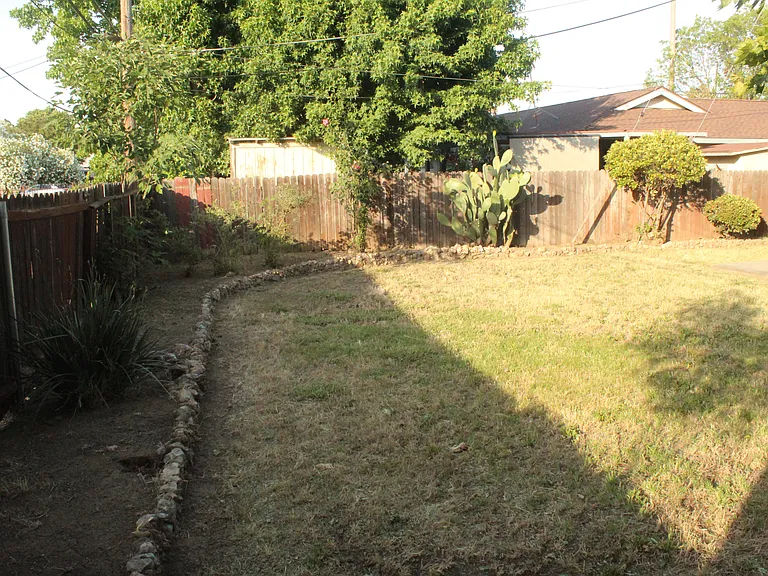 7706 East Pkwy — Photo 33
