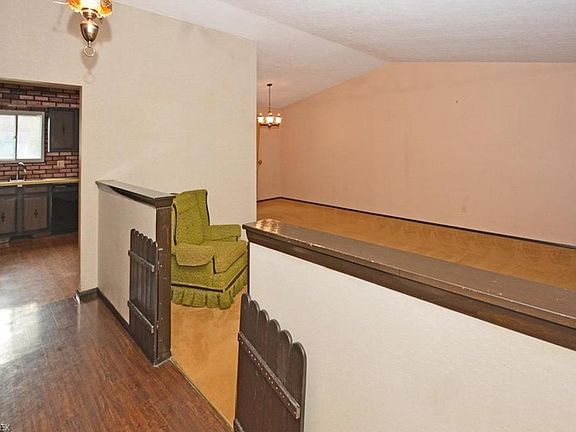 3rd image of 8703 Fairlane Dr